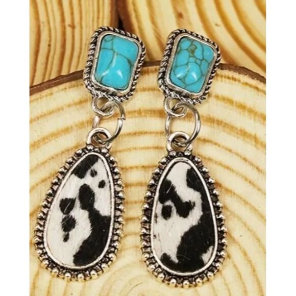 Vintage Western-Style‎ Turquoise & Black Teardrop Earrings - Picture 1 of 3